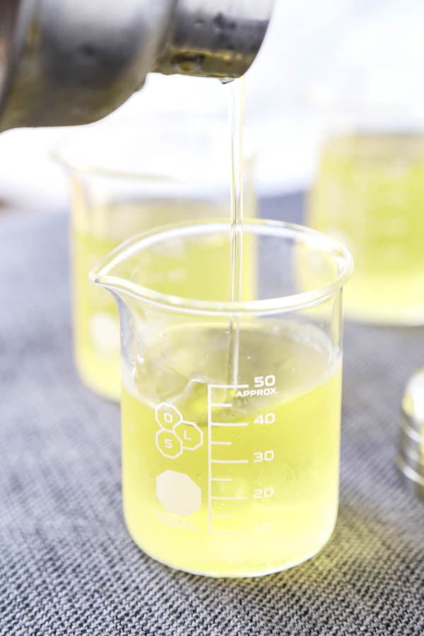 Green Tea Shot - This delicious cocktail gets its name from its bluish color - no green tea is actually used in this recipe. What you get is a bright and light peach scent. Recipes for cocktails, ale, recipes for beer, alcoholic beverages for the party, wine and spirits | takeoutfood.best