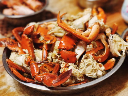 How to Steam Crab Legs for a Warm and Delicious Meal