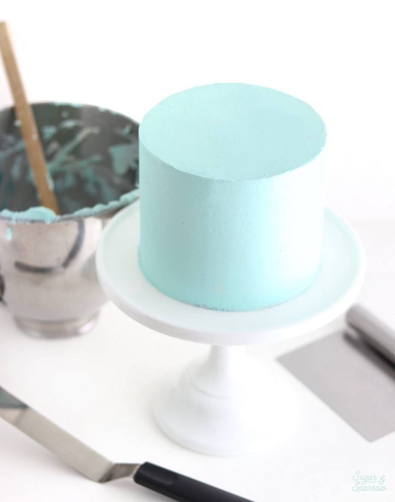 how to ice a cake with buttercream