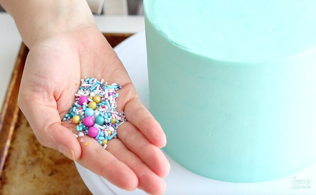 how to add sprinkles on cake