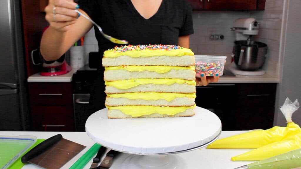 add sponge pants to this cake