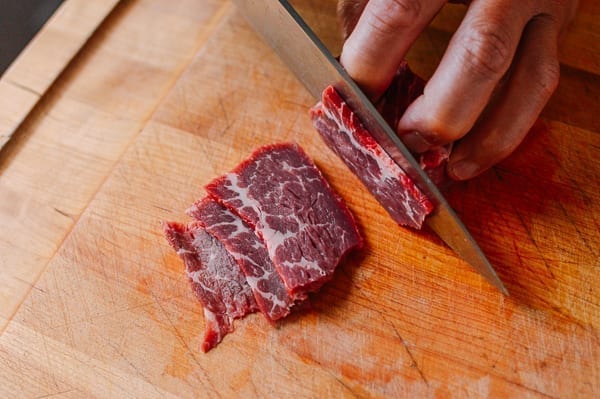 sliced ​​beef steak for stir-fry by takeoutfood.best