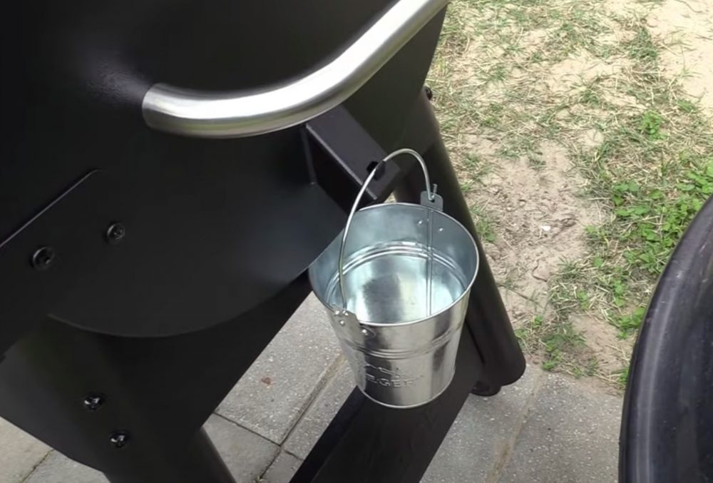 grease container on the side of the traeger pellet grill