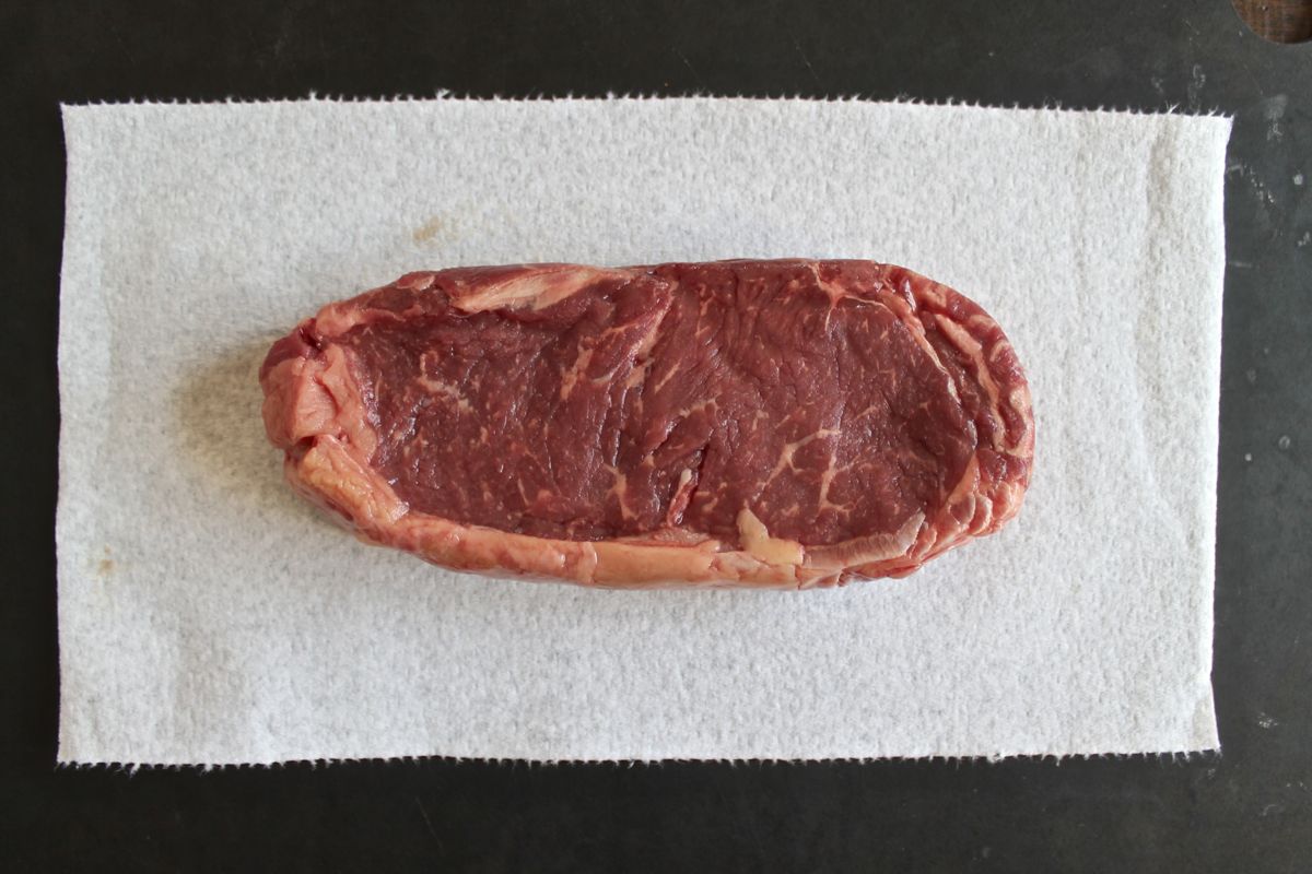 Make steak with a baking pan