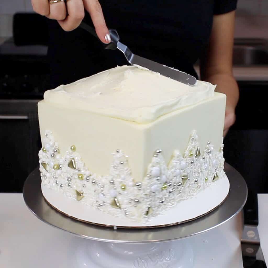 flower cake photo has removed the upper part