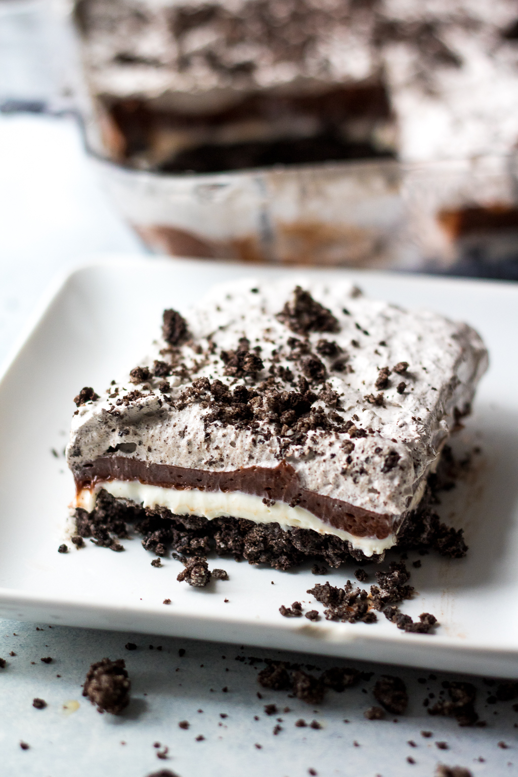 Cookies & Cream Lush is a ULTIMATE no-bake dessert. Each layer is bursting with ice cream, crackers and ice cream flavors!