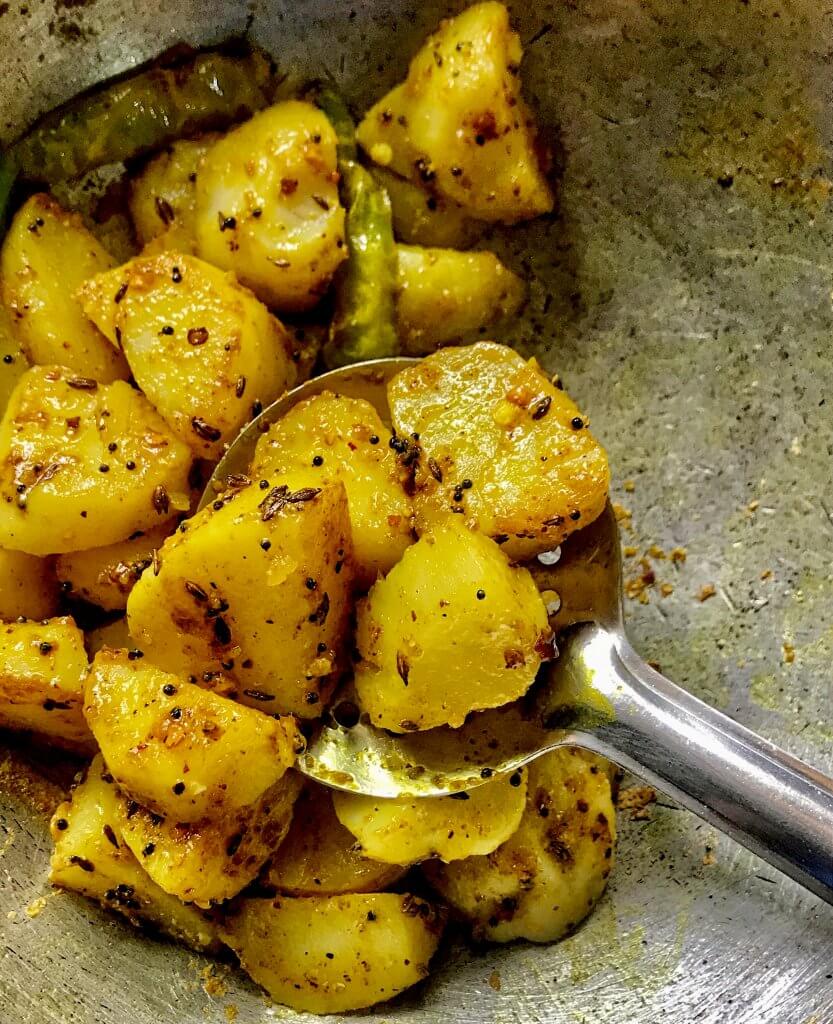 dried punjabi aloo sabzi | dry potato sabzi recipe without onions and garlic