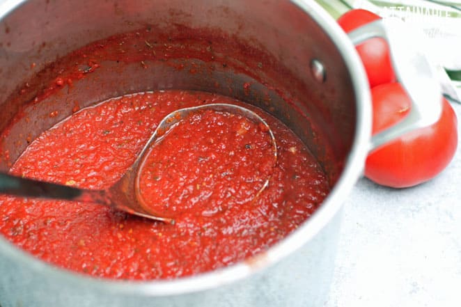 thick and thick pizza sauce in a stock pot