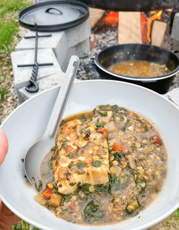 Creamy-Tortellini-Tomato-Pesto-Soup-Vegetarian-Dutch-Oven-SOups