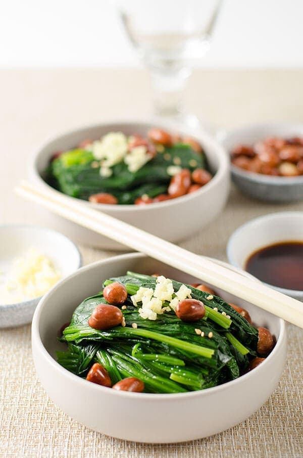 Spinach and Peanut Chinese Salad | takeoutfood.best
