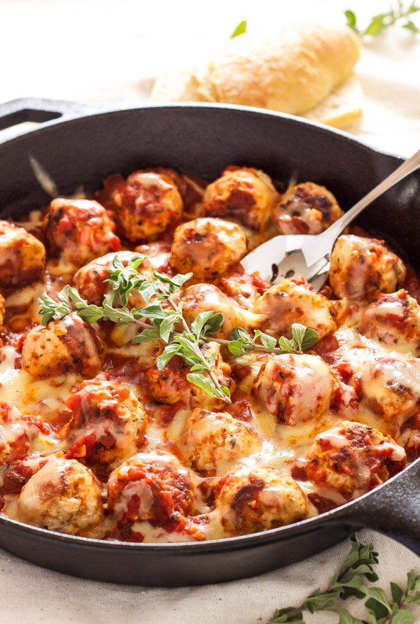 Meatballs at Marinara | Formula runner | Meatballs stuffed with mozzarella cheese and simmered in marinara sauce. An easy one-pan meal!