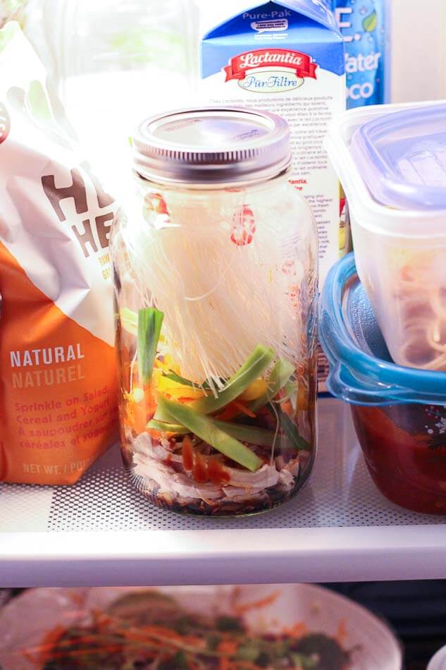 These Mason Jar Instant Noodles are the perfect commute to work packed full of raw veggies, quick vermicelli & shredded chicken! #InstantNoodles #MasonJar