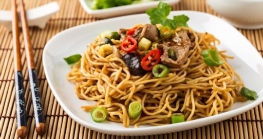 lo mein noodles