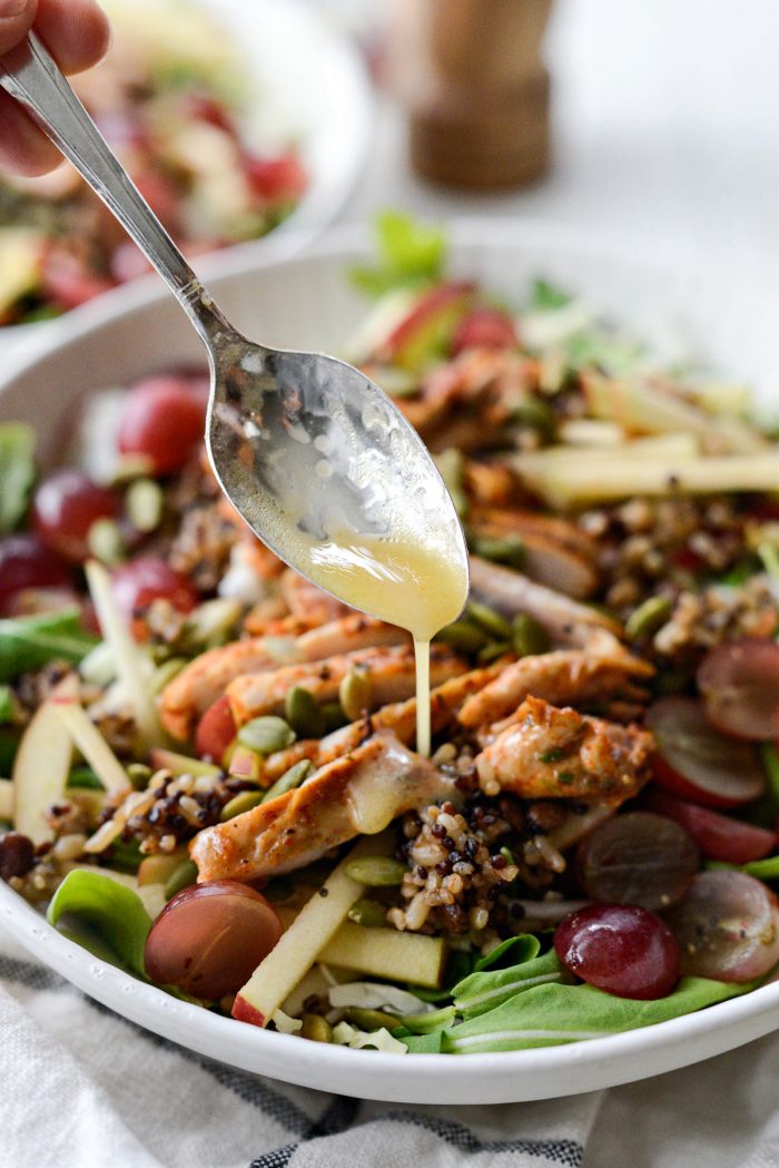 Mix apple cider vinegar evenly over the salad.