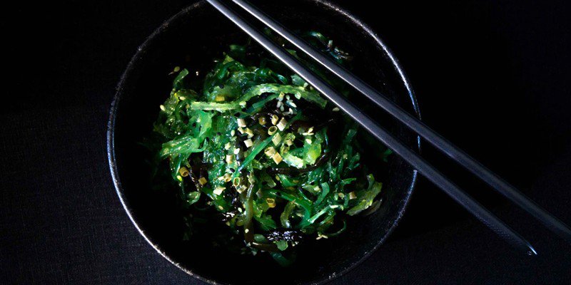 seaweed salad in bowl
