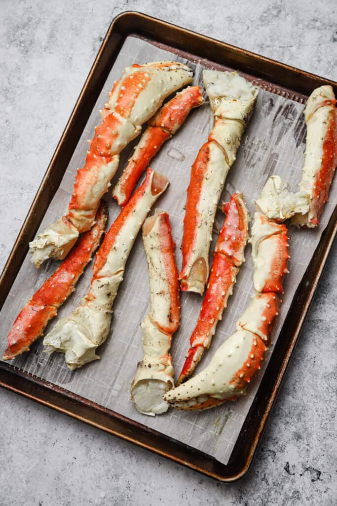 Grilled crab legs with melted butter