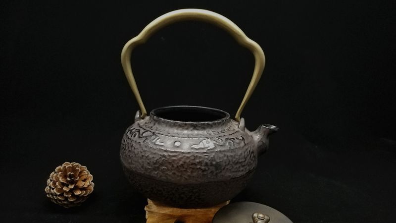 clean cast iron tea kettle