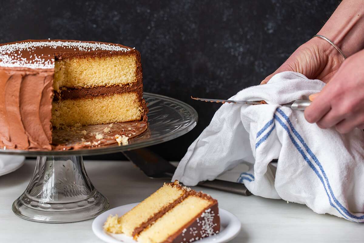 Best way to cut cake via @kingarthurflour