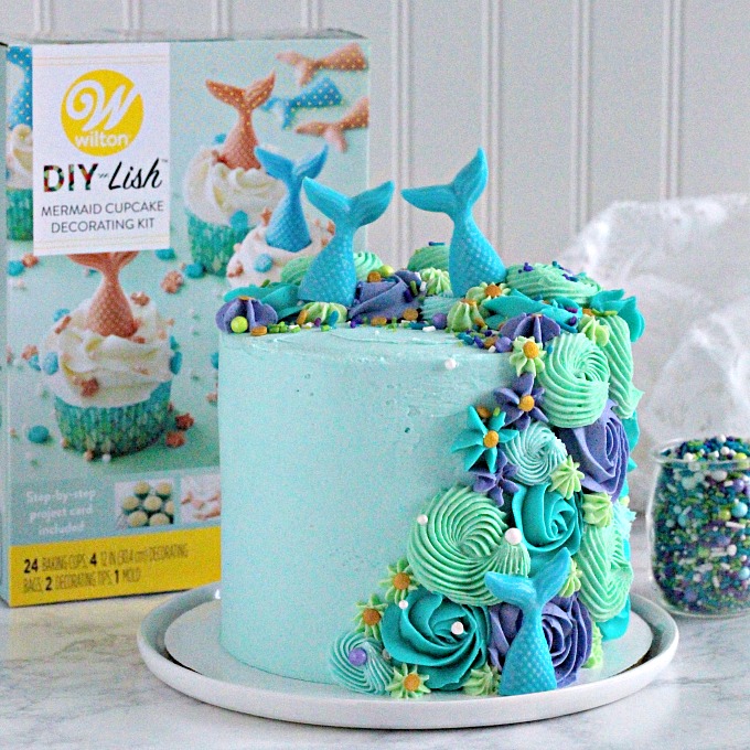 Mermaid cake with Wilton cupcake set