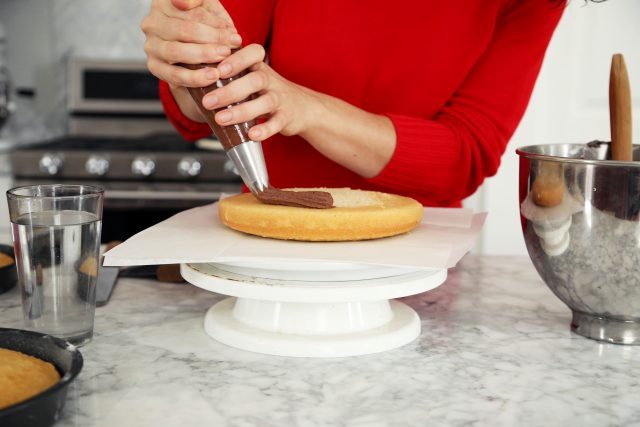 How to frost a three-layer cake