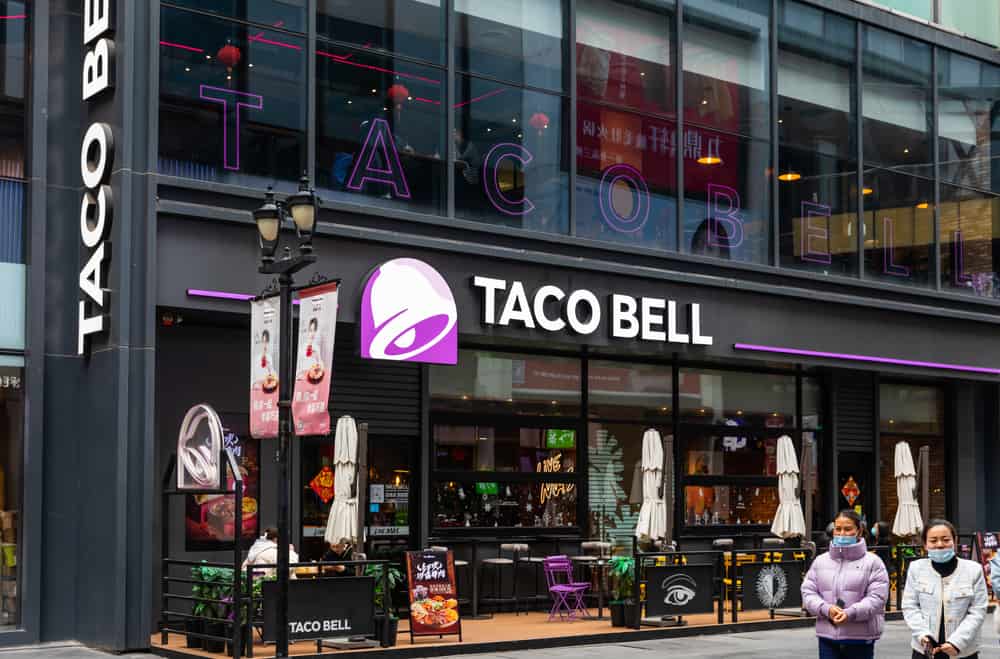 Taco Bell in the shopping center