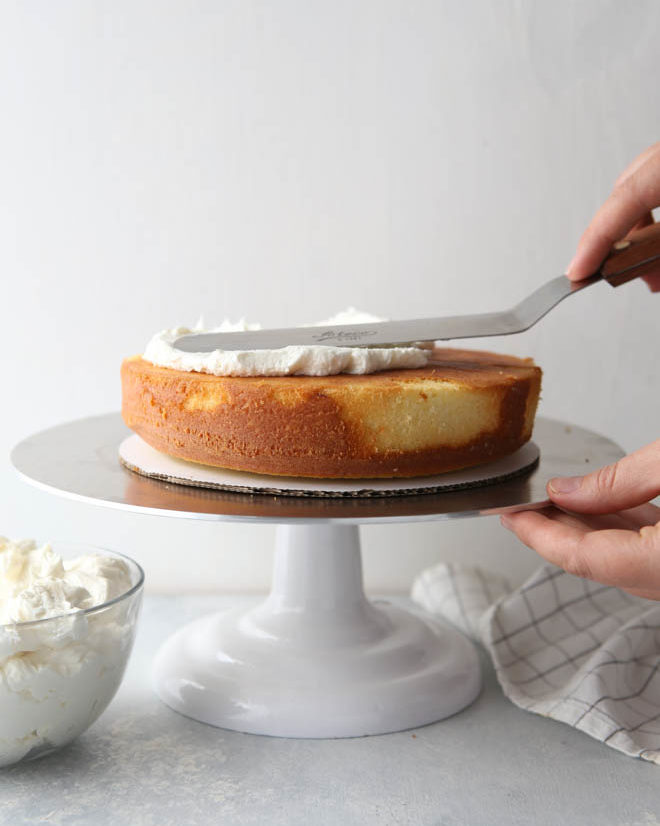 Learn how to make a cake class on takeoutfood.best