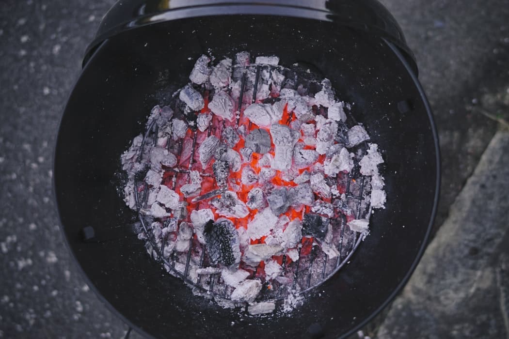How to make charcoal grill hotter