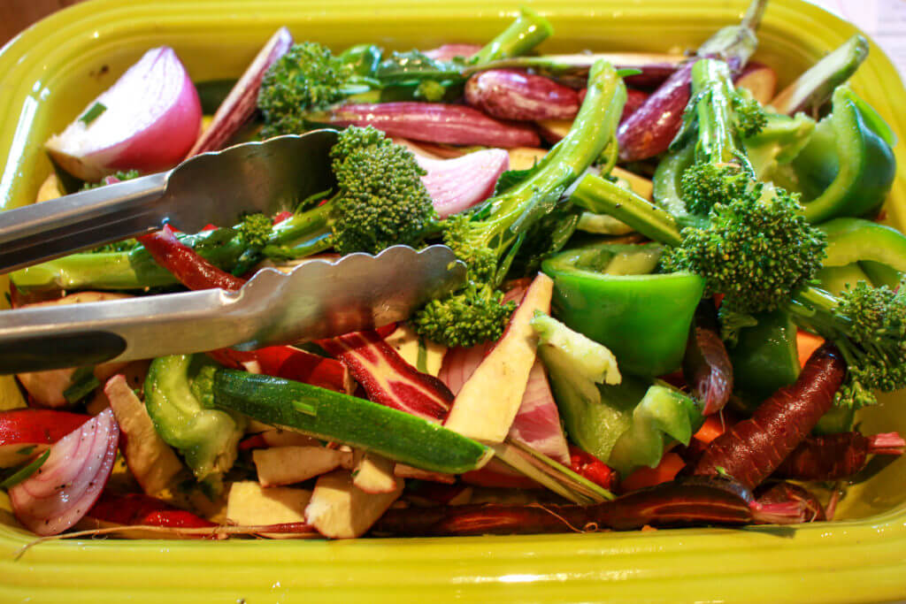 How to grill vegetables in a basket