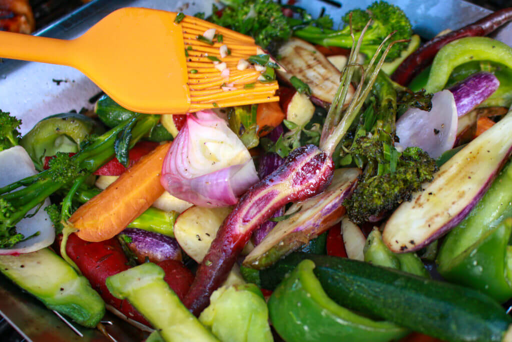How to grill vegetables in a basket