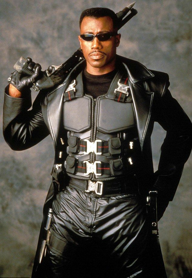 Wesley Snipes poses for a photo