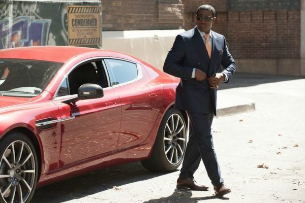 Wesley Snipes out of his car