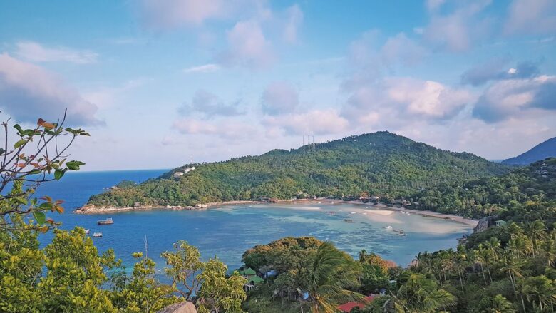 Where to Stay in Koh Tao: Chalok . Bay
