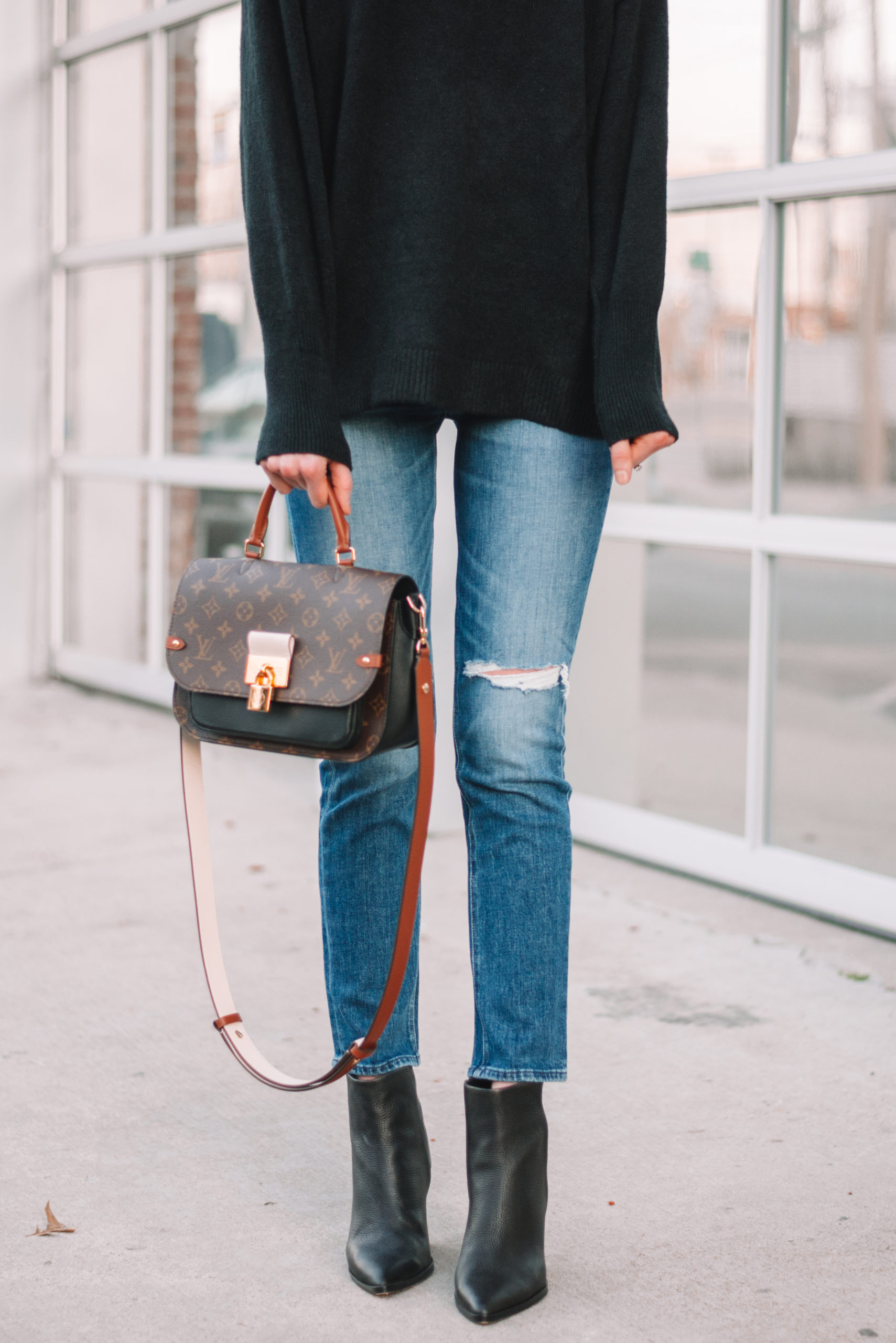 Classic style, combine ankle boots with jeans, how to combine jeans with boots