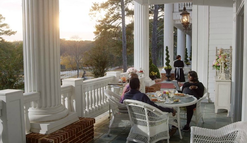 breakfast on the porch of the plantation house