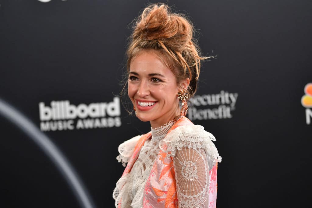 who is lauren daigle married to