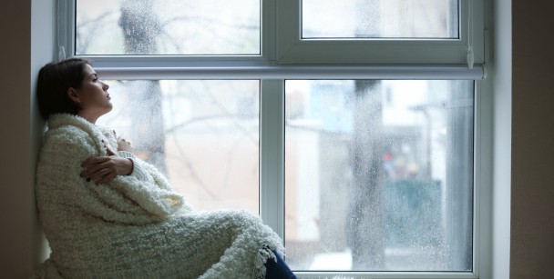 How to deal with back pain in cold weather, seasonal depression