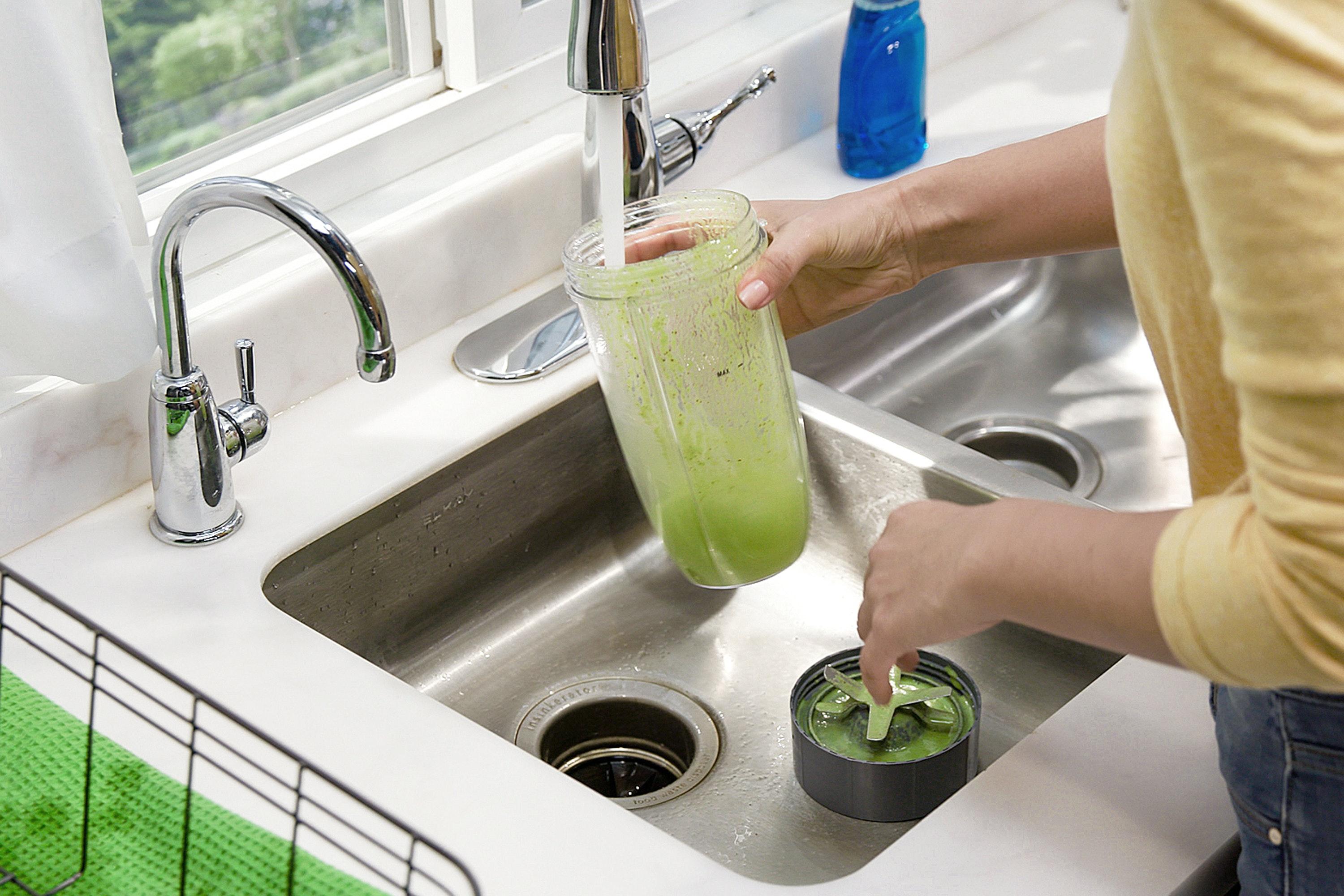 wash the nutribullet cup to clean it