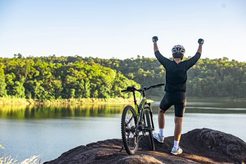 How long does it take to cycle 20 miles?