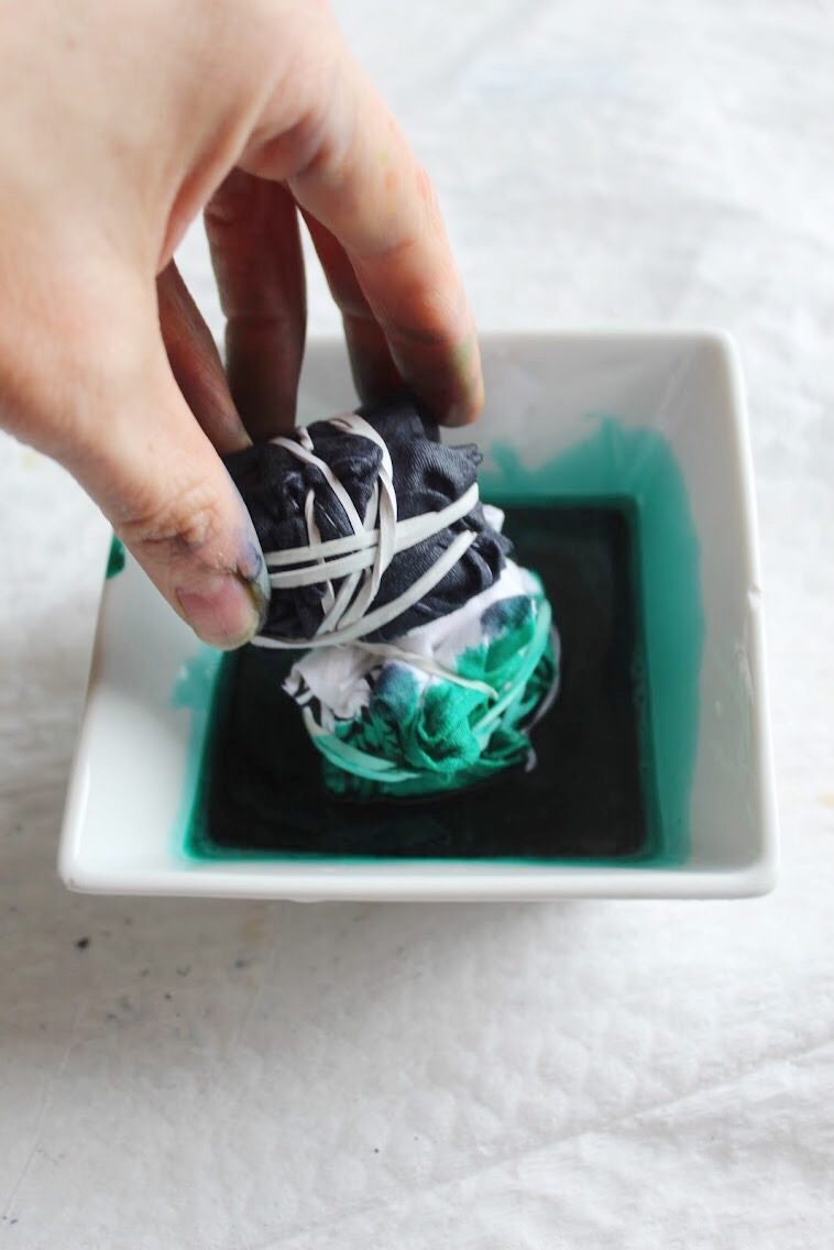 How to make your own bandana with dye is featured by top American craft blog, The Pretty Life Girls