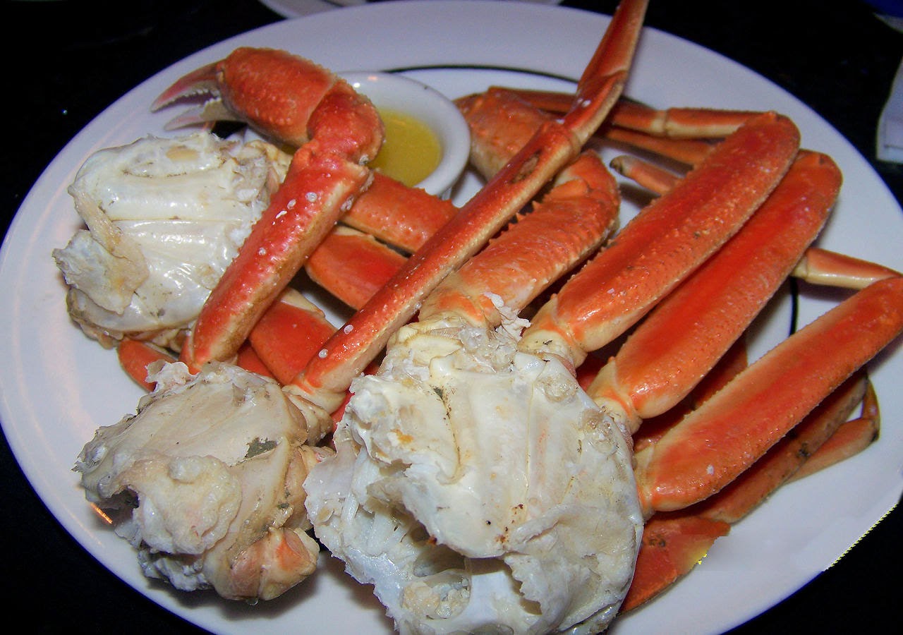 How do you know if a cooked crab is fresh?