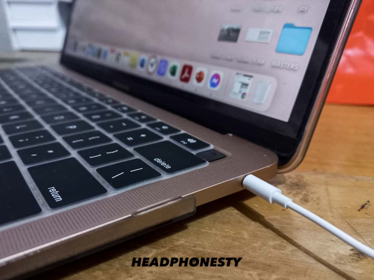 Your headphones as the select output device