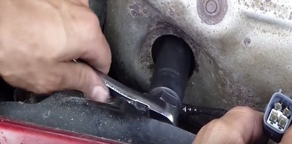 Toyota Camry: How to check and replace the O2 . oxygen sensor