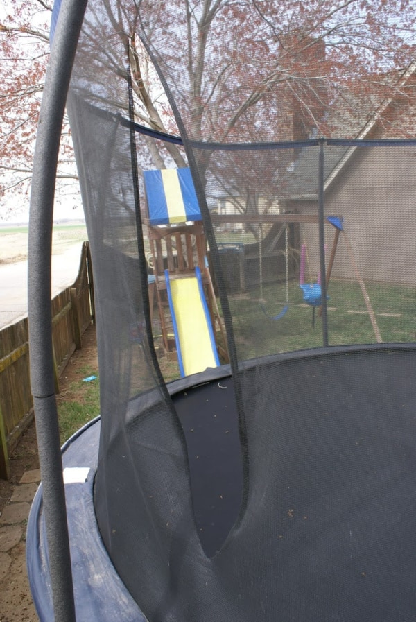 hole in trampoline enclosure net