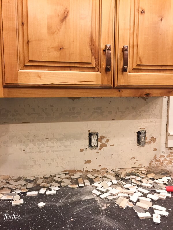 How to Remove Tile Backsplash (Without Damaging Drywall)