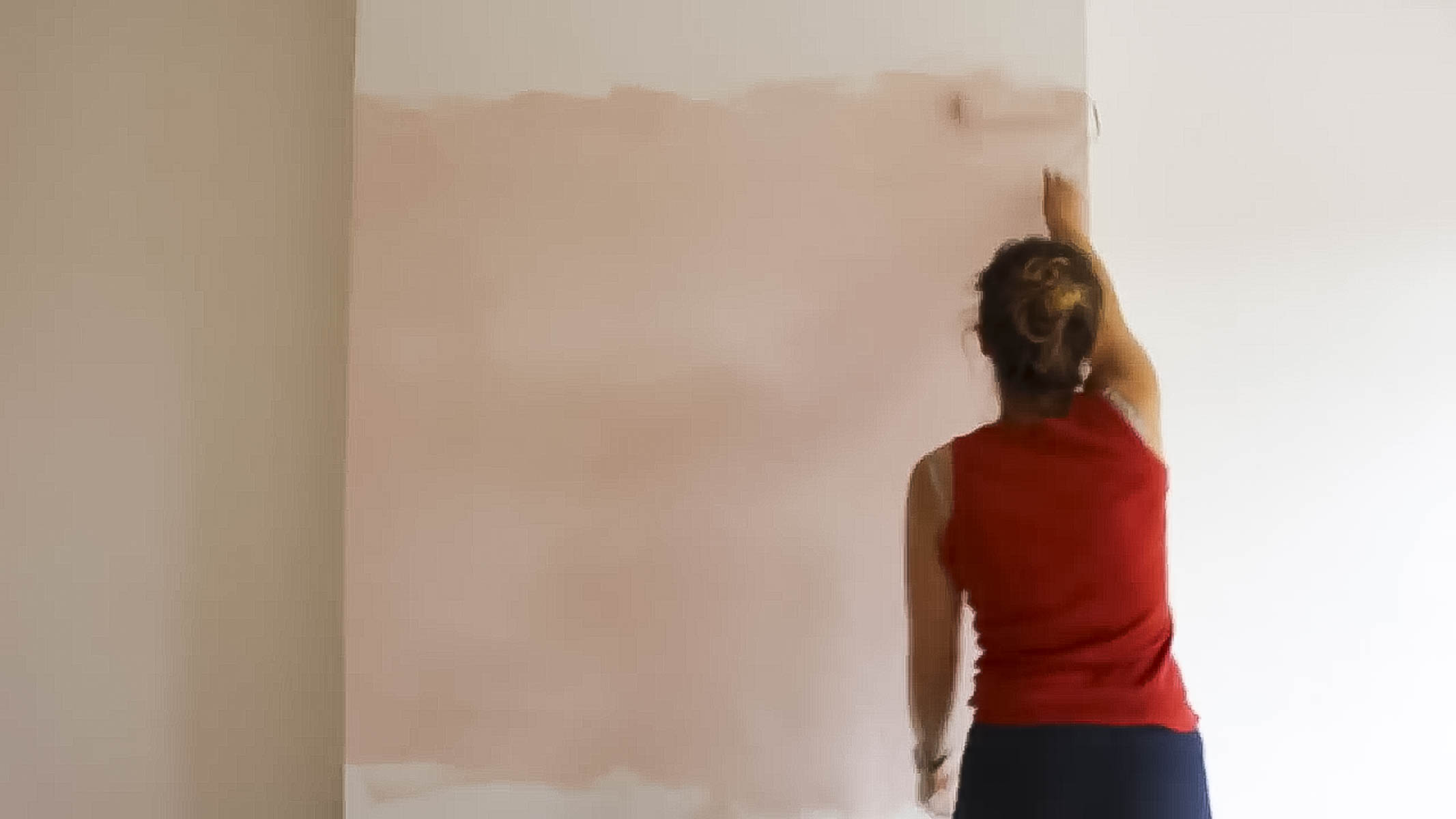 paint a circular wall using the first lighter color in Dulux's Blush Pink