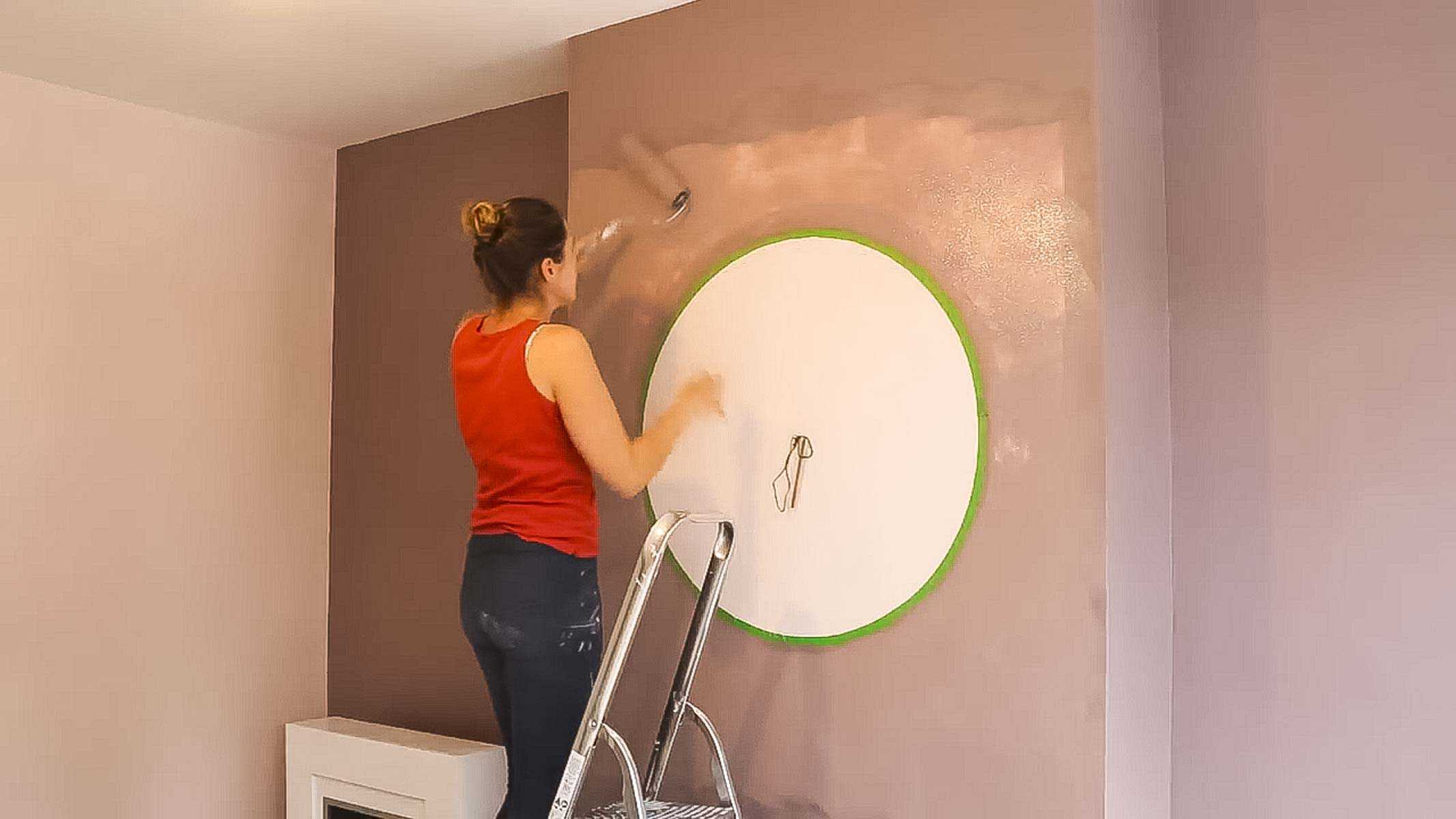 paint dulux heartwood in the bedroom with a lage texture roller to feature a circular wall