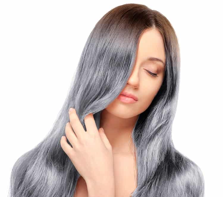 Dye your hair gray with spray