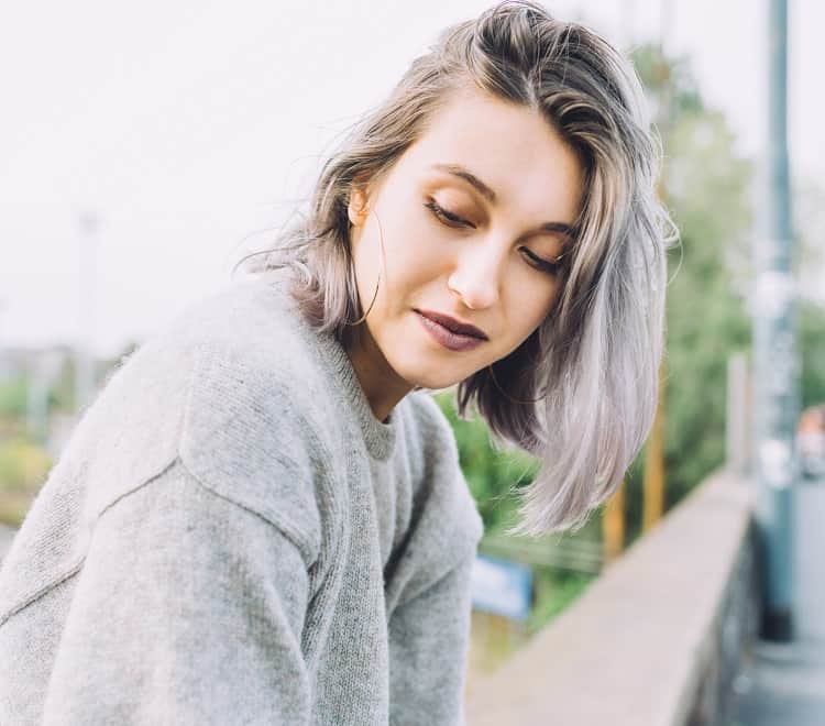 Dye your hair gray without bleach