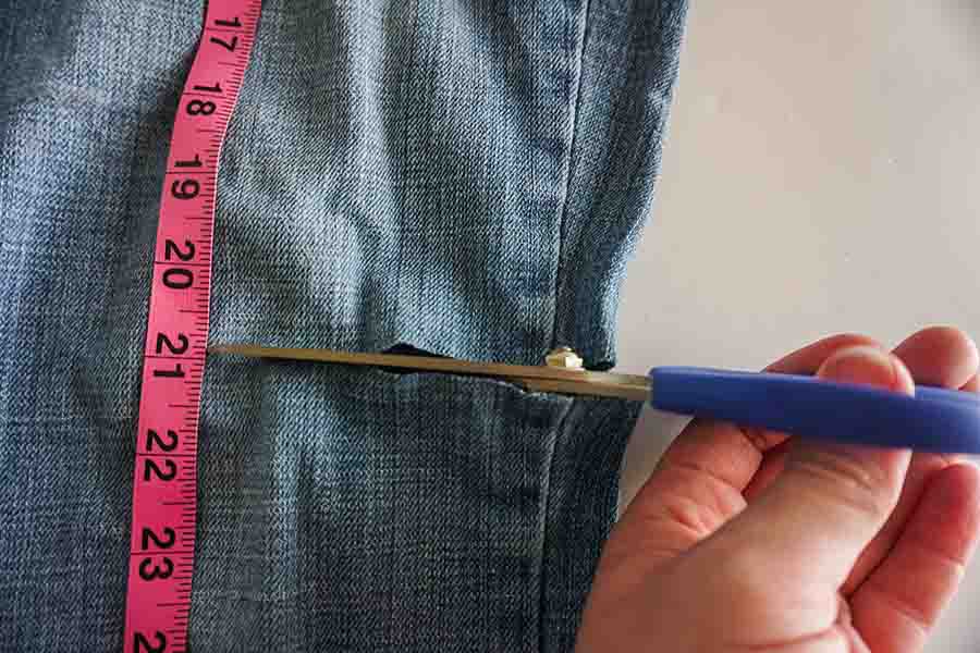 Measure and cut the material for the blue jean tote bag
