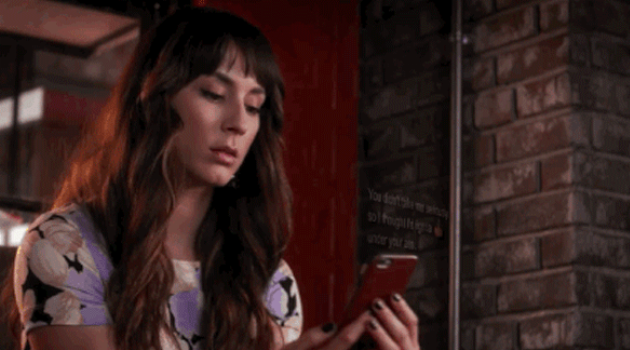 Pretty little liars: Spencer staring at her phone